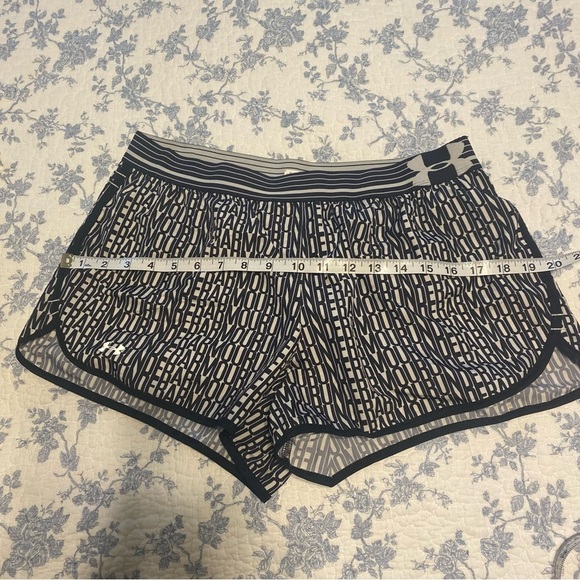 Under Armour Black and White Logo Print Shorts with Liner 3” Inseam - Picture 8 of 9